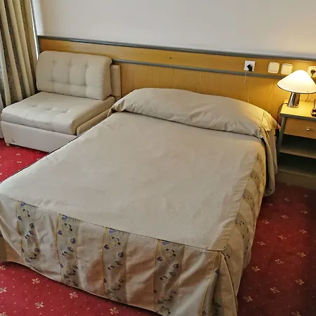 Отель Hotel Cerkno 3*