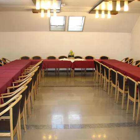 Отель Hotel Cerkno 3*