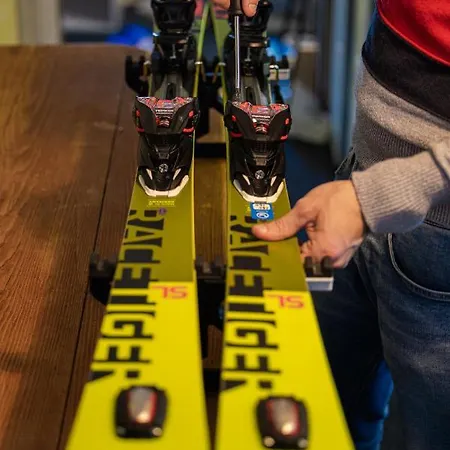 Hotel Cerkno Отель 3*