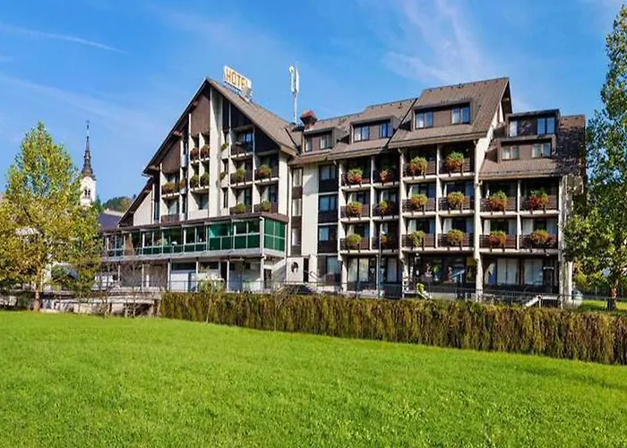 ホテル チェルクノ ツェルクノ