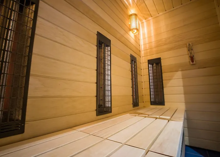 塞尔克诺酒店 3* 采尔克诺